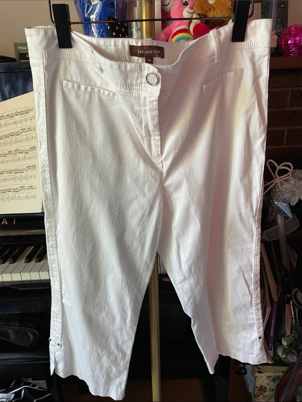 ☀️ SUMMER CLEARANCE 🛍️Melanie Lyne White Cropped Ankle Jeans